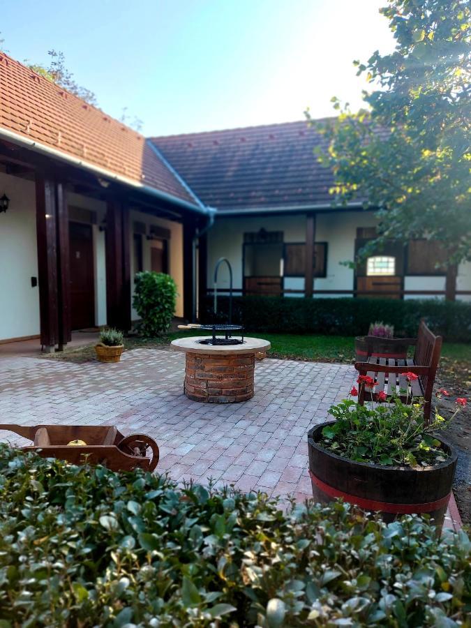 Akacos Tanya Es Vendeghaz Hotel Marok ภายนอก รูปภาพ